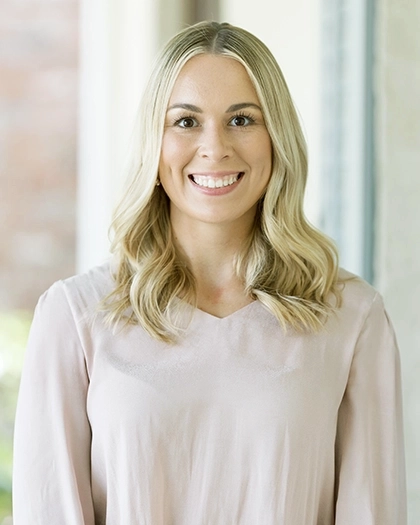 Photography In New Orleans - Hannah Herpin Creative 108 porchheadshots 06