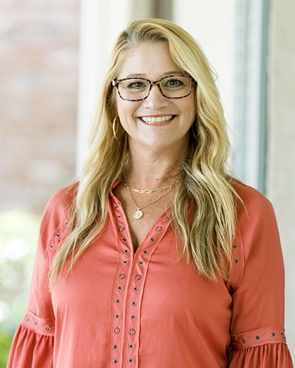Photography In New Orleans - Hannah Herpin Creative 112 porchheadshots 10
