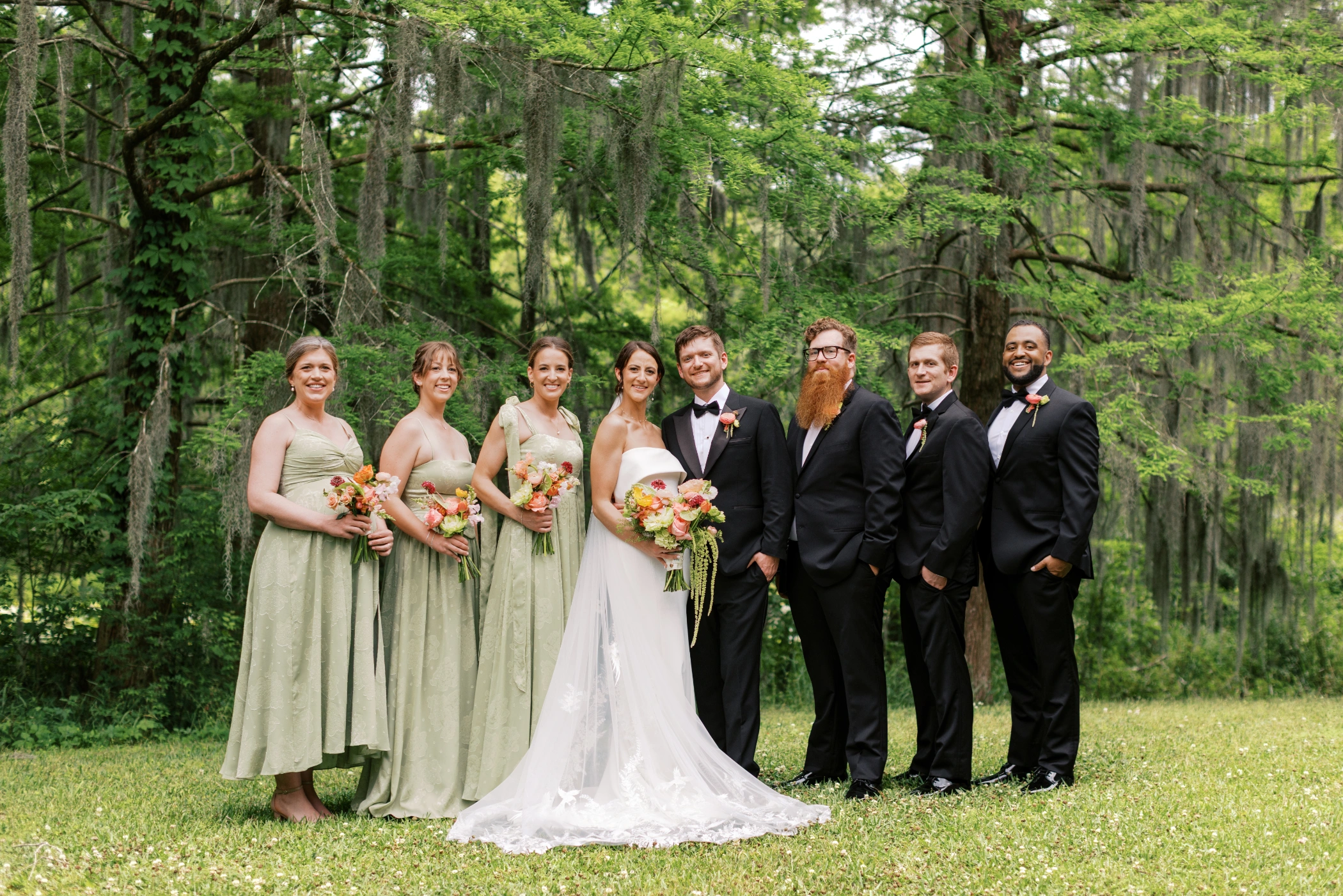 16 wedding party portrait spanish moss backdrop