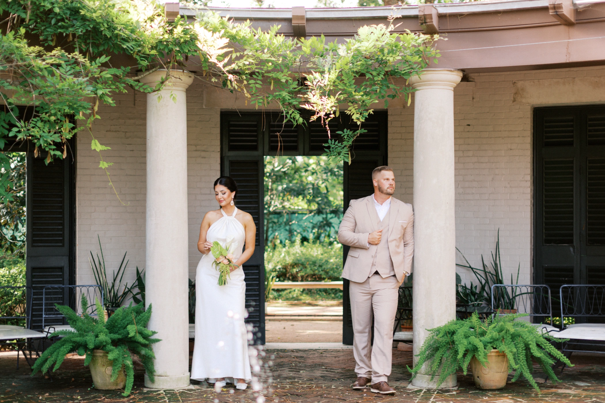 Planning Your New Orleans Elopement: 7 Tips for Photos You'll Obsess Over 1 02 bride groom longue vue gardens